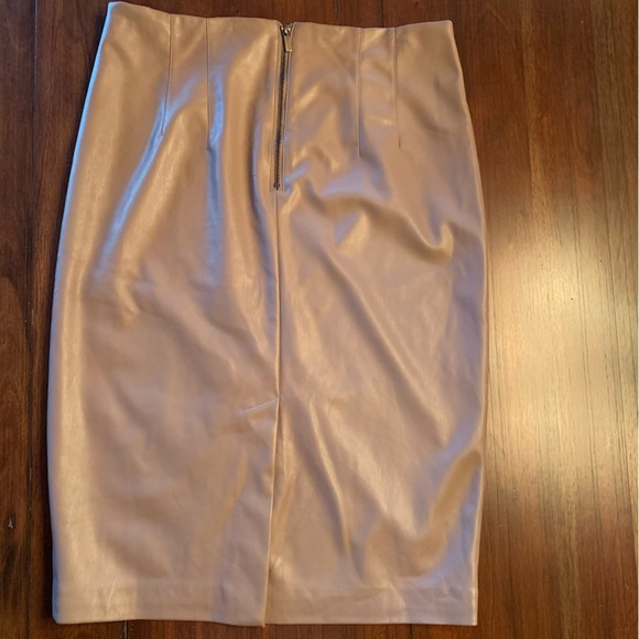 RW&CO. Women's Vegan Leather Midi Pencil Skirt in Oyster size 10 - Picture 2 of 5